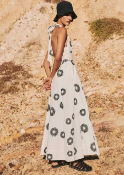 Cheesecloth Modern Daisy Print Maxi Dress