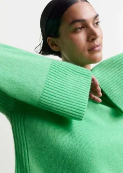 Cloud-Soft Merino Cashmere Silk Cropped Box Jumper