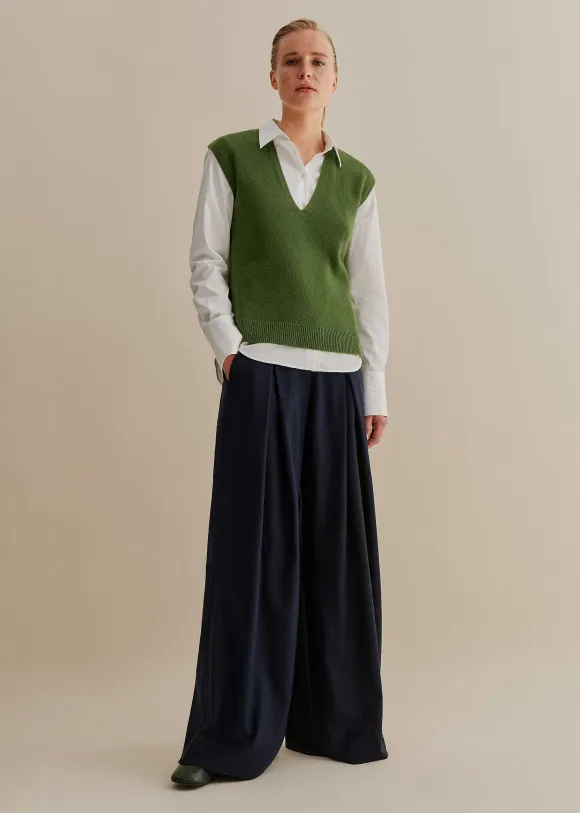 Merino Cashmere Relaxed V Neck Vest