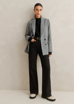 Patch Pocket Subtle Flare Jean