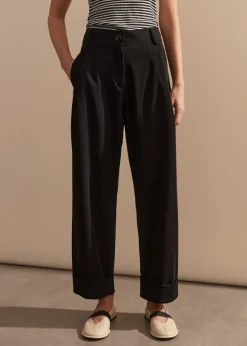 Relaxed Tapered Turn-Up Trouser