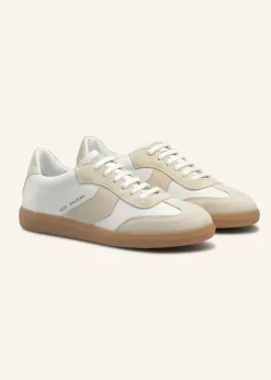 Retro Trainer