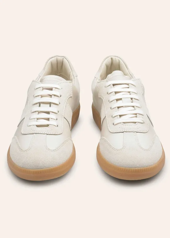 Retro Trainer