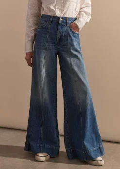 Seam Front Wide-Leg Flare Jean