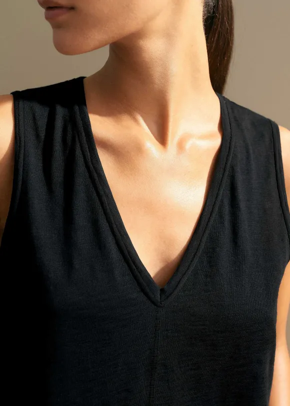 Slub V-Neck Swing Vest