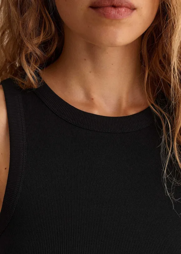 Ultimate Crew Neck Vest