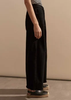 Wide-Leg Ankle-Length Jean